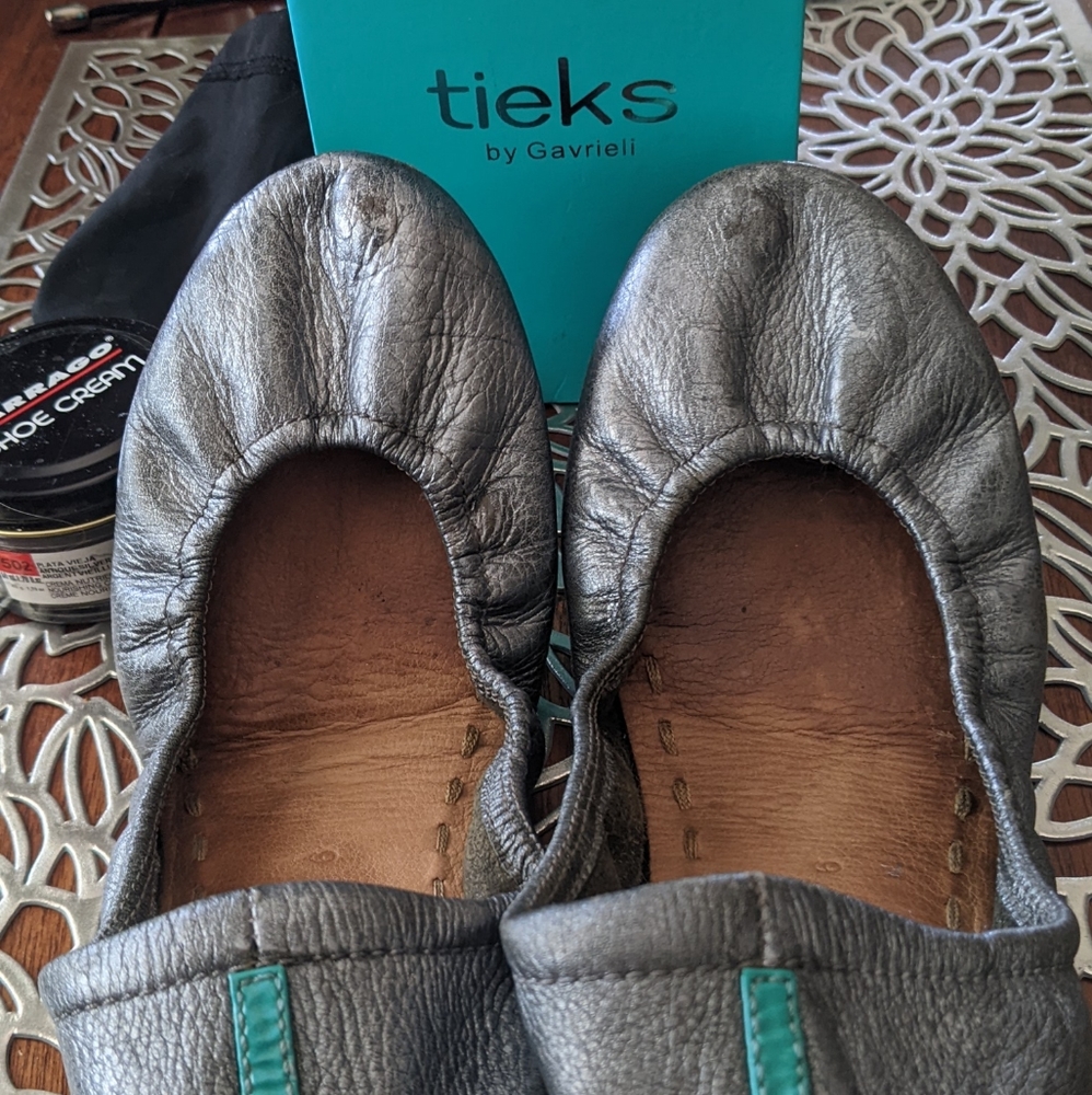 Metallic pewter Tieks size 6